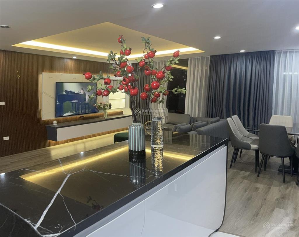 Sổ đỏ chính chủ, 158m² tầng trung, giá tốt, dòng tiền ổn định, chỉ 15,3 tỷ. 0343 202 ***