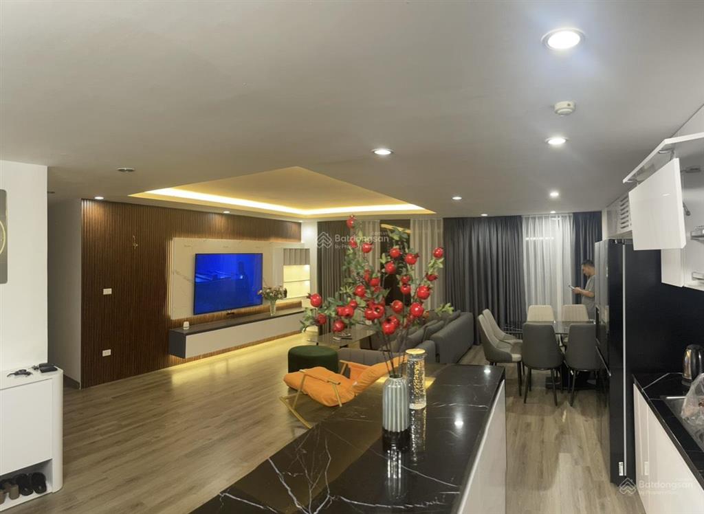 Sổ đỏ chính chủ, 158m² tầng trung, giá tốt, dòng tiền ổn định, chỉ 15 tỷ.  0343 202 ***