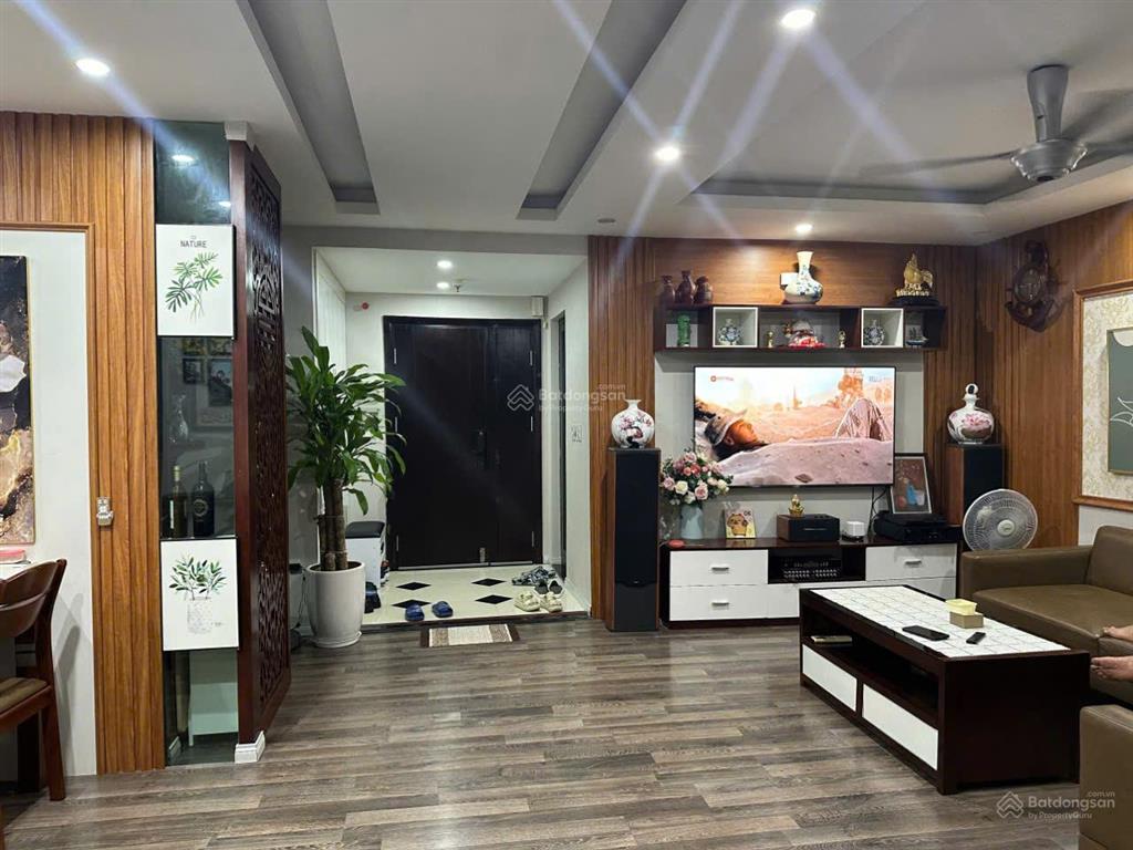 Giá thật, căn 4pn, cực đẹp tầng trung, nt cao cấp, tiếp khách thiện chí. 0343 202 ***