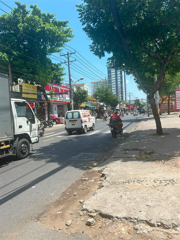 Bán khuôn đất vàng giáp ba son q1 mặt tiền nguyễn hữu cảnh  dt 13.5x30m xây 2h 10 lầu giá 129 tỷ