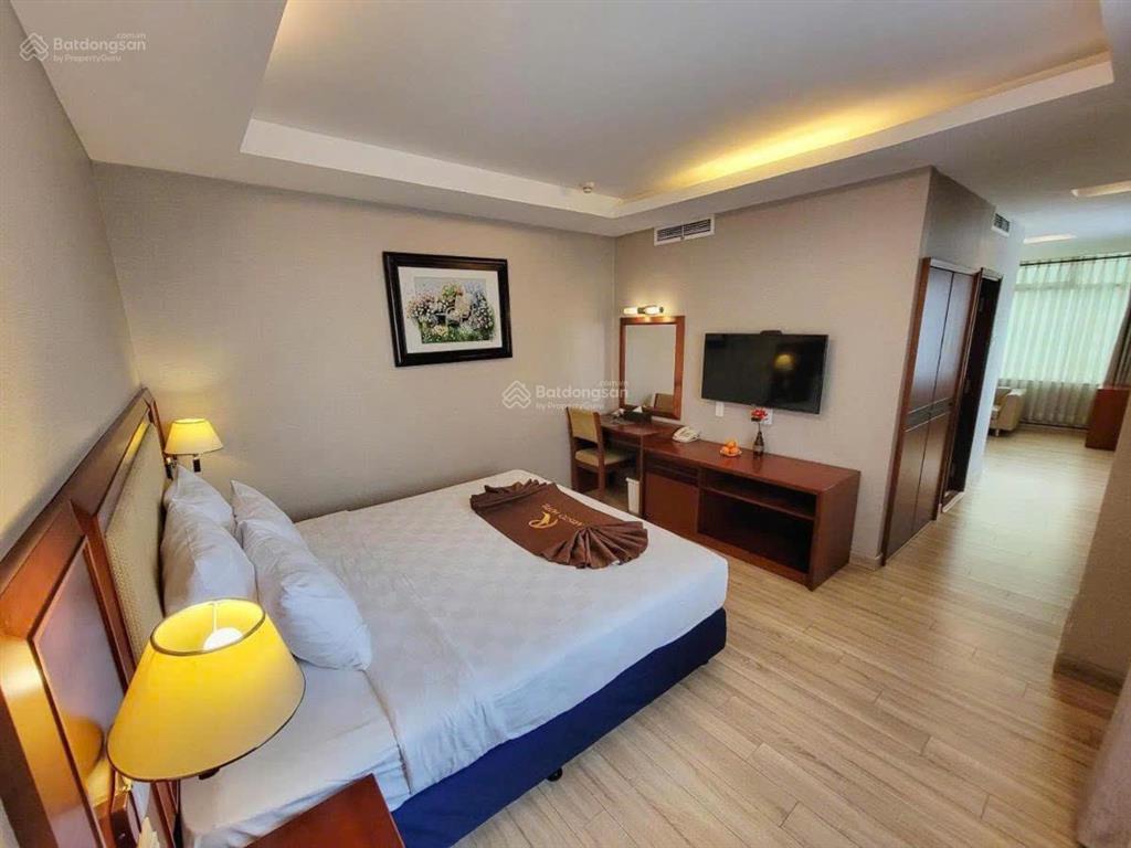 Chính chủ bán nhà mặt tiền 98a đặng thùy trâm p.13,q.bình thạnh dt 13.4x25m hầm 7 lầu giá 88 tỷ