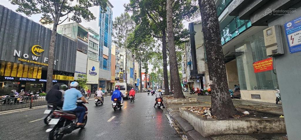 Bán nhà mặt tiền khan hiếm ngay trần hưng đạo q1dt  8x20m xây hầm 7 lầu hđt 200tr/th giá 50 tỷ