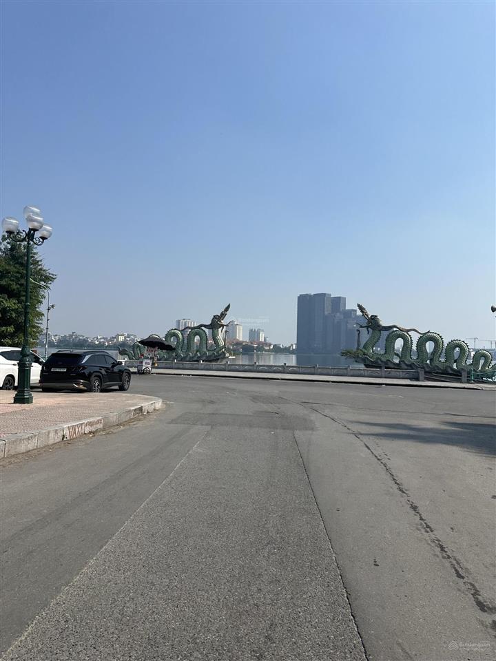 Bán mảnh đất đẹp nhất khu vườn đào dt 286m2mt 13.5mgần lotte phố lạc long quântây hồ. giá140 tỷ