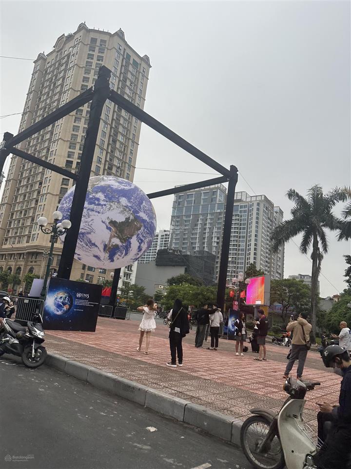 Bán mảnh đất đẹp nhất khu vườn đào dt 286m2mt 13.5mgần lotte phố lạc long quântây hồ. giá140 tỷ