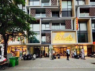 Bán nhà mặt tiền đinh tiên hoàng, quận 1. dt 8m x 17m. hđ thuê 150 triệu/th. giá 45 tỷ. 0906 320 ***