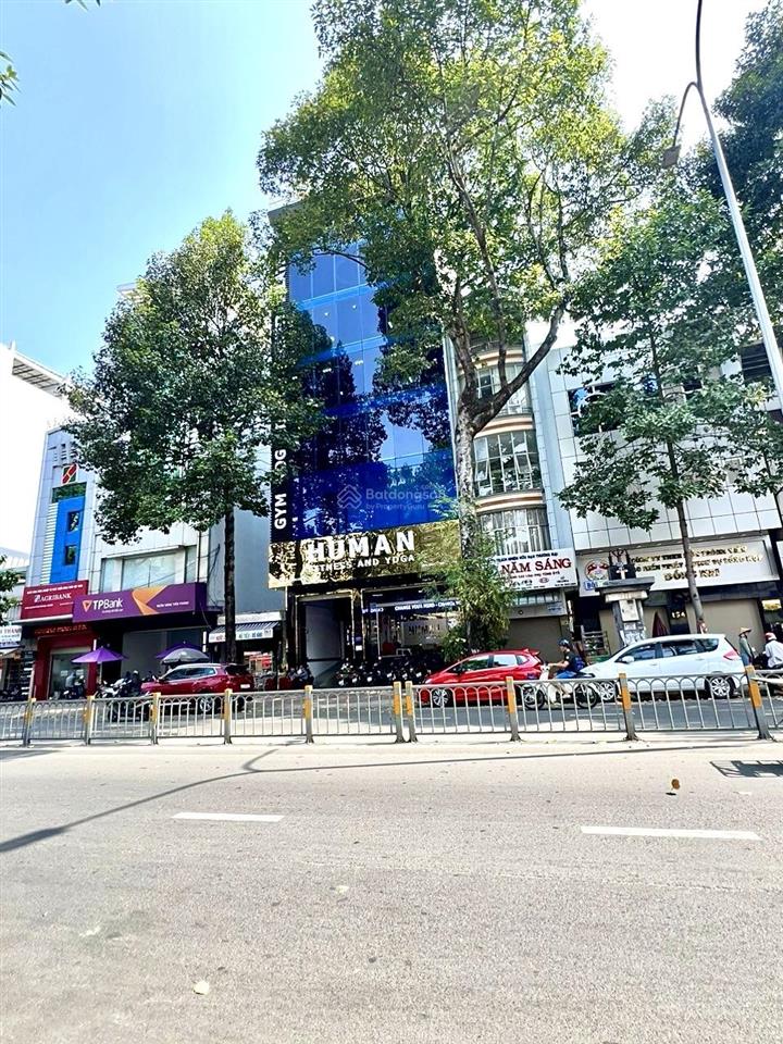 Bán nhà mặt tiền calmette, quận 1. diện tích 8,25m x 17m. xây dựng 7 tầng. giá bán 60 tỷ