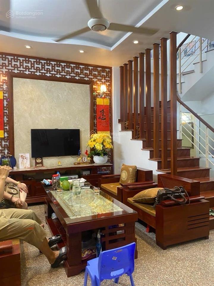 Bán nhà võ chí công tây hồ đẹp ở ngay cách ô tô 50m đi thẳng ra phố, hồ tây lộng gió