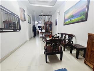 Bán nhà đội cấn ba đình 10m mặt phố, trước nhà thoáng, ô chờ thang máy, full nội thất