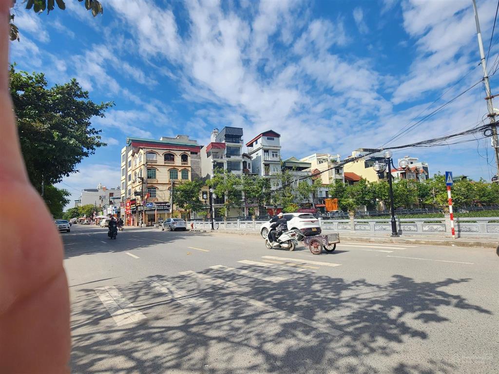 Chính chủ bán đất đg đức diễn  150m2 mt/8m 39,5tỷ  30m ra phố ô tô tránh ,vỉa hè xây buiding