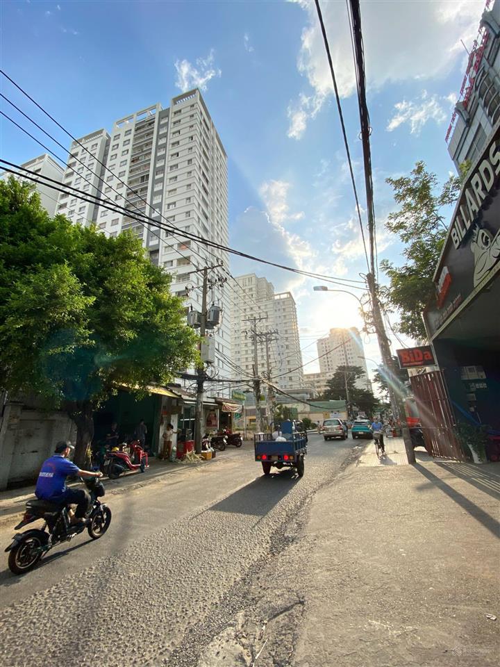 Siêu khuôn đất mặt tiền trịnh đình thảo, quận tân phú. 12m x 36m. cấp 4, khu xây cao. giá 39 tỷ tl