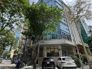 Toà building tại trần thái tông  trương công giai. 150m2 x 9 tầng  lô góc 2 mặt phố. giá 450tr/m2