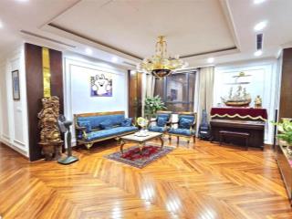 Nhà đẹp ô tô vào nhà được mễ trì. dt 35m2 xây 5 tầng lô góc. giá 7,x tỷ về ở ngay