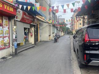 Đất xây chdv , nhà ở , văn phòng tại phương canh. dt 60m2 mặt tiền 5m.ngõ to như phân lô. giá 11 tỷ