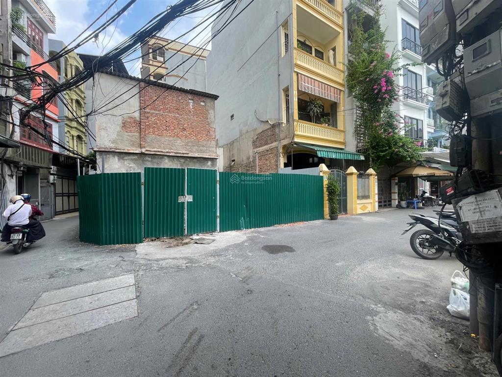 Lô đất lô góc cực đẹp, xây chdv trung tâm thủ đô thì rất đỉnh. dt 80m2 mt 6,6 x 11m. giá 15,5 tỷ