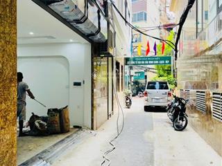 Nhà đẹp hoàng ngân. ô tô vào nhà thoải mái, thang máy, dt  65m2 mt 4,9m.tặng nội thất. giá 16 tỷ