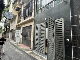Cực hiểm  hoàng quốc việt  cầu giấy  gara ô tô  2 mặt ngõ thông  kinh doanh  tặng nội thất