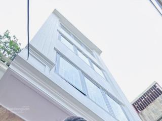 Bán nhà  tứ liên  tây hồ  mới koong  nội thất đẹp  ngõ thông thoáng  về ở ngay