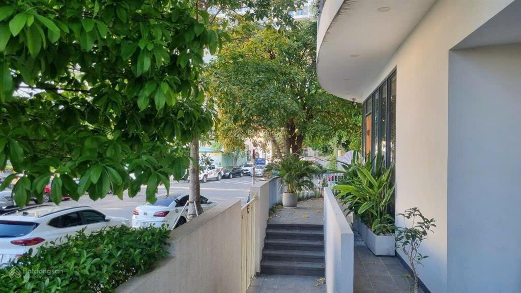 Bán tòa nhà văn phòng mặt tiền đường lê thị chợ, kdc la casa, quận 7 giá 93 tỷ