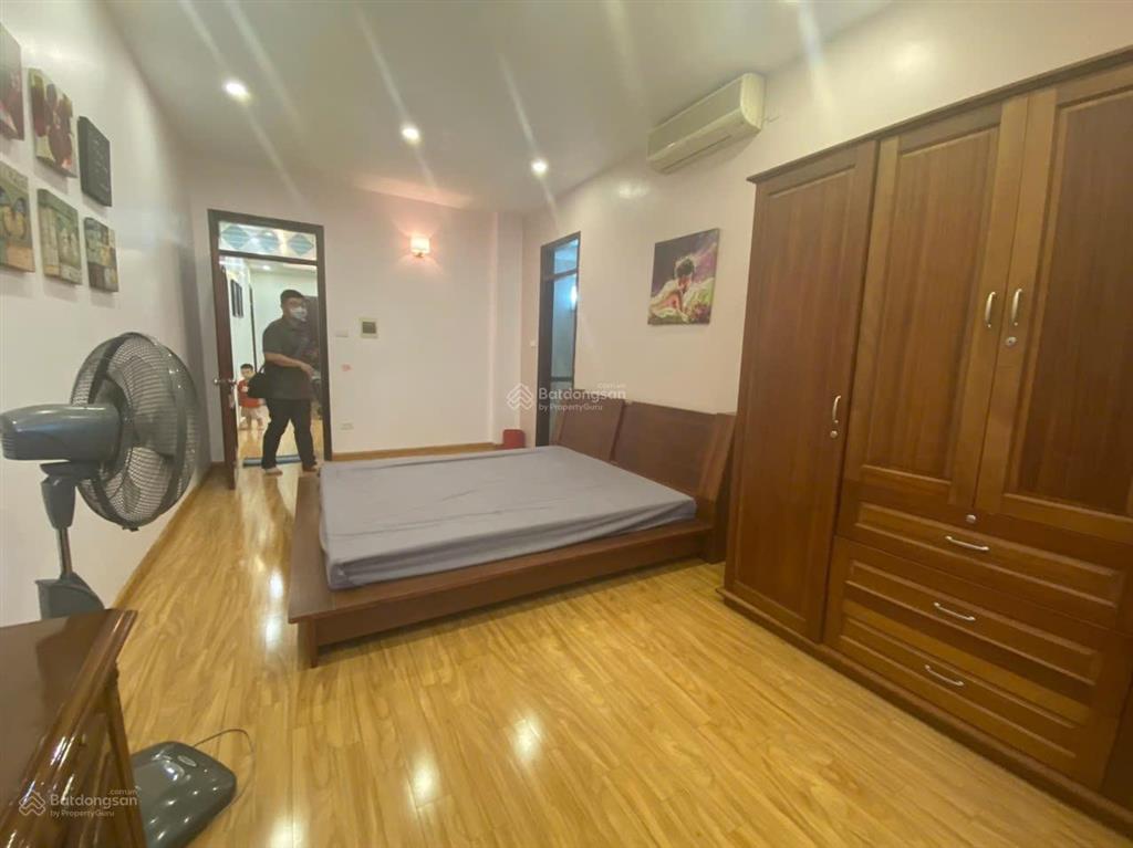 Cho thuê căn hộ 17t6 khu trung hòa nhân chính 3 phòng ngủ full đồ chỉ 16 tr/tháng  0912 883 ***
