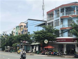 Bán nhà man thiện dt 4,6mx25m đường nhựa xe hơi tránh chỉ 7 tỷ