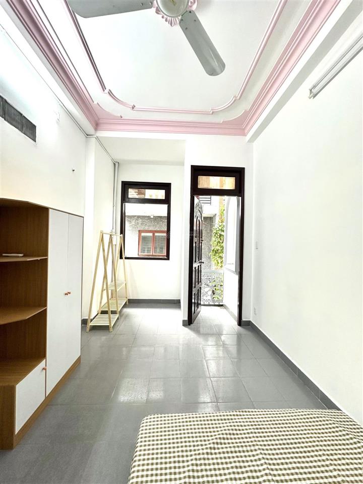 Hxt sát mt hoàng sa, p11, q3 3.5x14m (43m2 trệt 3 lầu) 7pn hđt khoán 21 tr/th, giá 9 tỷ tl