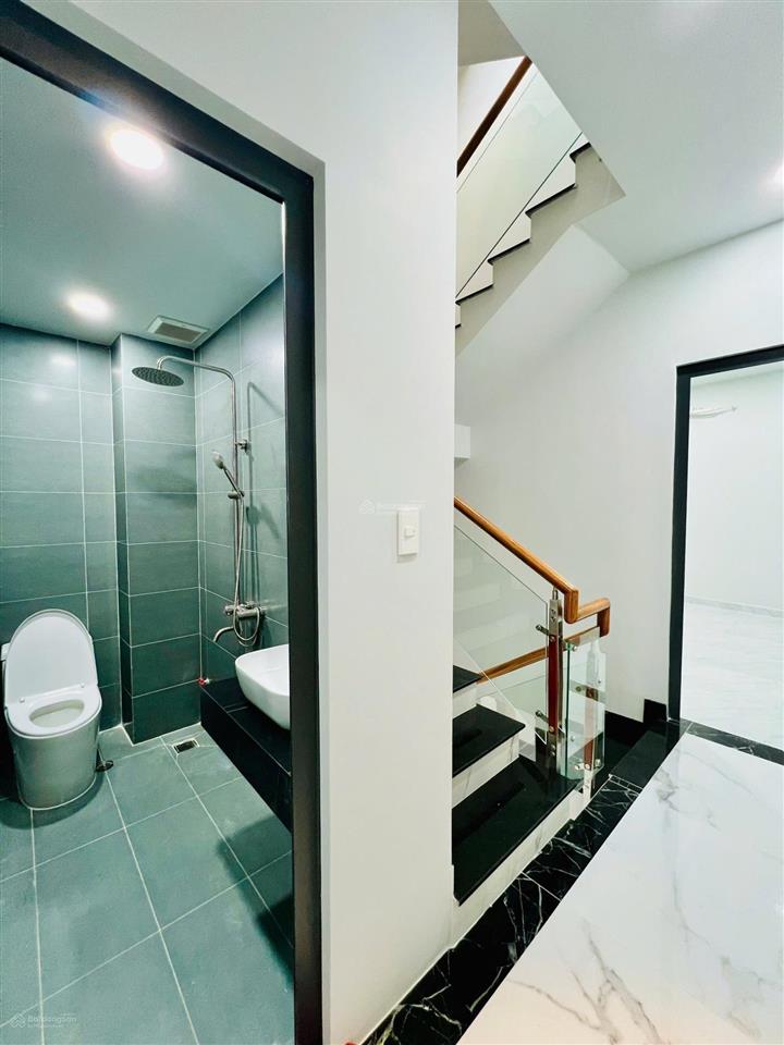 Cách mặt tiền bùi thế mỹ 10m  nhà mới full nội thất, 3.7x13m [nở hậu 3.75m] 4 tầng. giá 7.68 tỷ