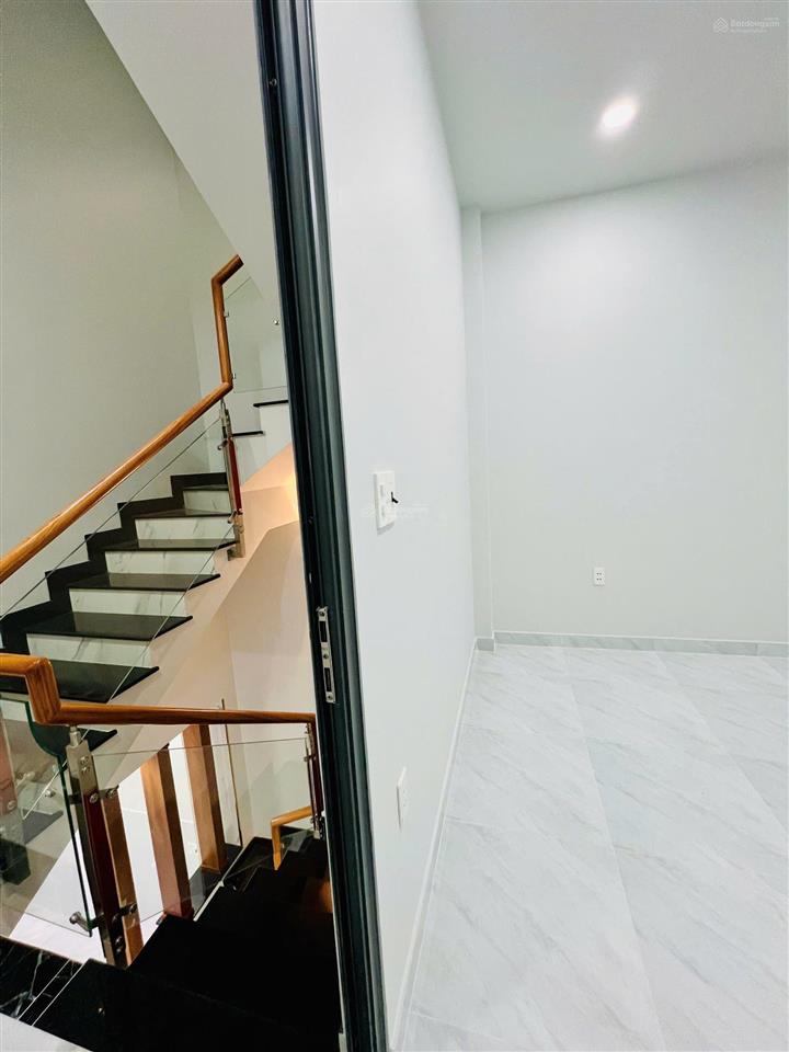 Cách mặt tiền bùi thế mỹ 10m  nhà mới full nội thất, 3.7x13m [nở hậu 3.75m] 4 tầng. giá 7.68 tỷ