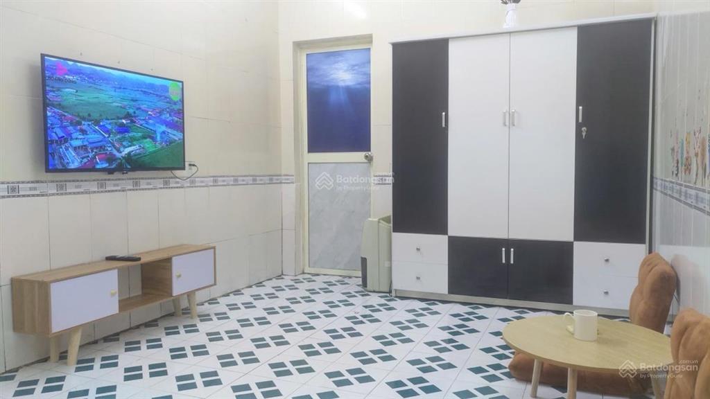 Bán gấp nhà cầu giấy 46m2, 3 mặt thoáng, gần phố, giá 8.15 tỷ, 0978 685 ***