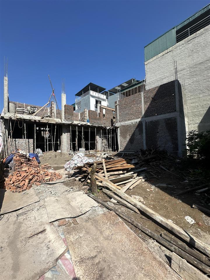 Bán gấp 32m mt3,6m đất liên mạc lô góc ô tô dừng đỗ cách 20m giá 4.4 tỷ  0978 685 ***