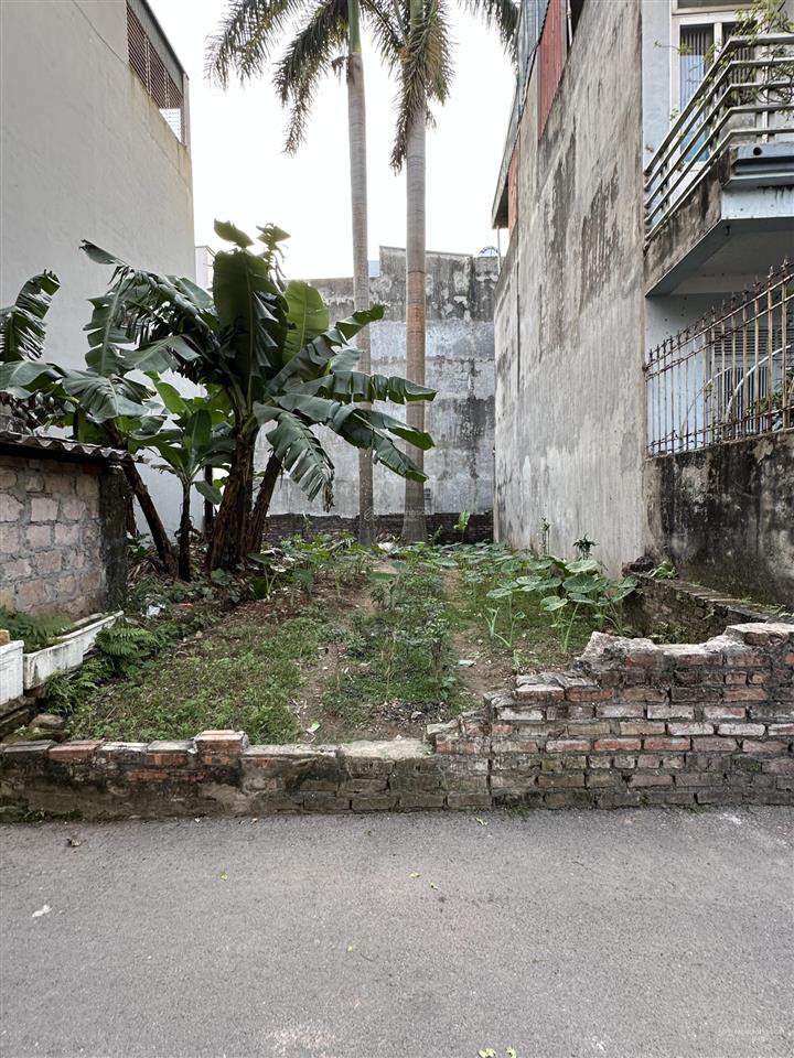 Bán 53m2 mt 4,25m đất liên mạc ngõ thông ô tô 7 chỗ qua cửa giá 128.3tr/1m2.  0978 685 ***