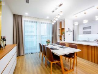 Cần bán gấp căn penhouse 4pn tòa goldseason 47 nguyễn tuân ban công chạy xung quanh giá bán 14,2 tỷ