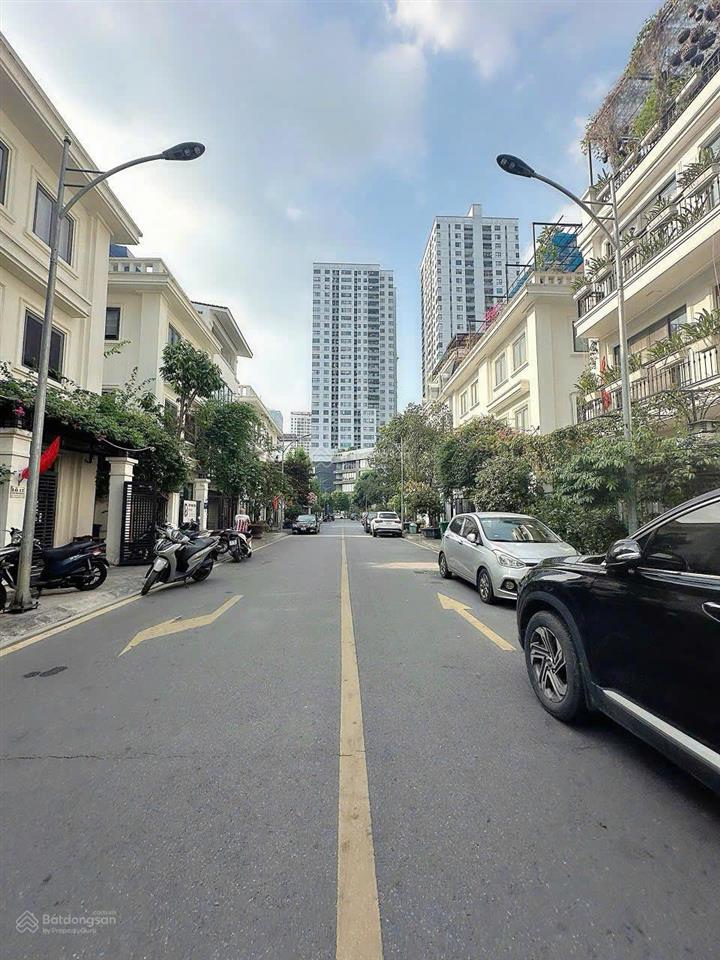 Bán gấp căn góc 3pn nội thất đẹp có lốt xe ô tô 35 lê văn thiêm thanh xuân giá 9,6 tỷ  0967 175 ***