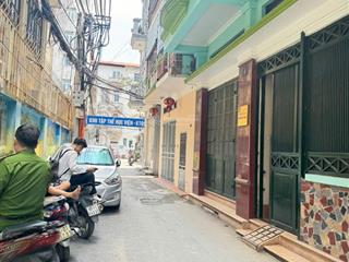 Cần cho thuê nhà nguyên căn tại 111 xã đàn2 dt 50m x5tầng đồ để xe ô tô trong nhà giá 20tr//tháng