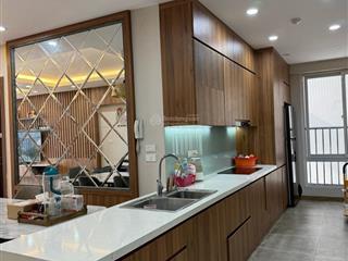 Cần bán gấp căn 2pn full nội thất có lốt xe ôtô ban công nam giá bán 8.6 tỷ sổ đỏ cất két