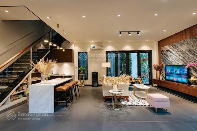 Biệt thự khu compound đường trần não giá tốt nhất, dt 10x20m, 2 tầng áp mái giá chỉ 35 tỷ tl