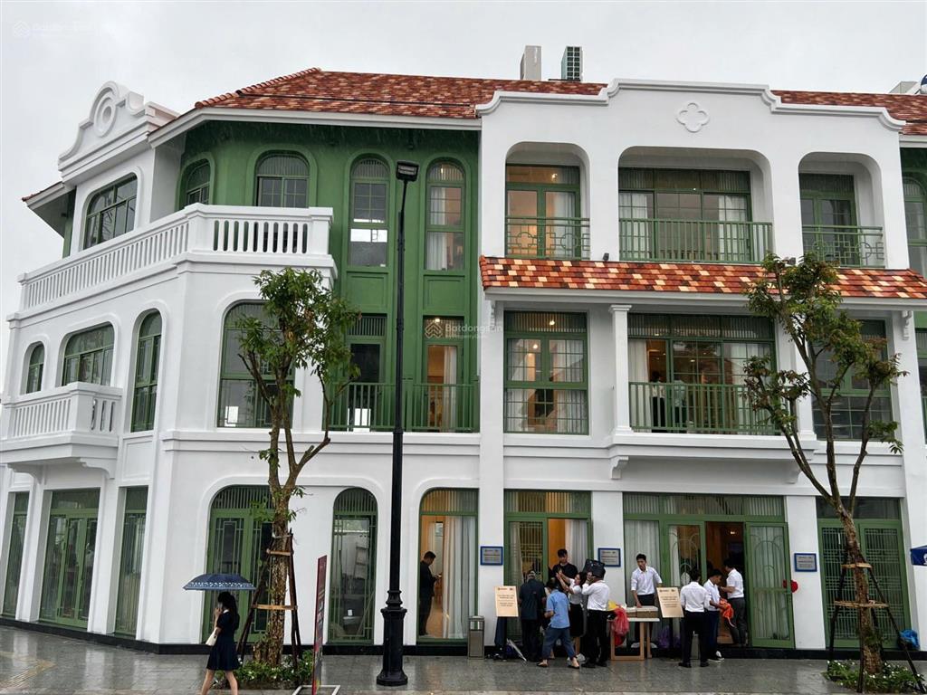 Rẻ nhất! 5,7 tỷ lô liền kề 230m2 sử dụng, hướng mát, ngay cạnh vườn hoa, sân thể thao cư dân