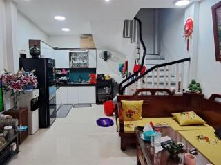 Chính chủ mình đang cần bán căn nhà tại phố việt hưng dt 34m2, mt 4.2m, 5 tầng gần khu đấu giá.