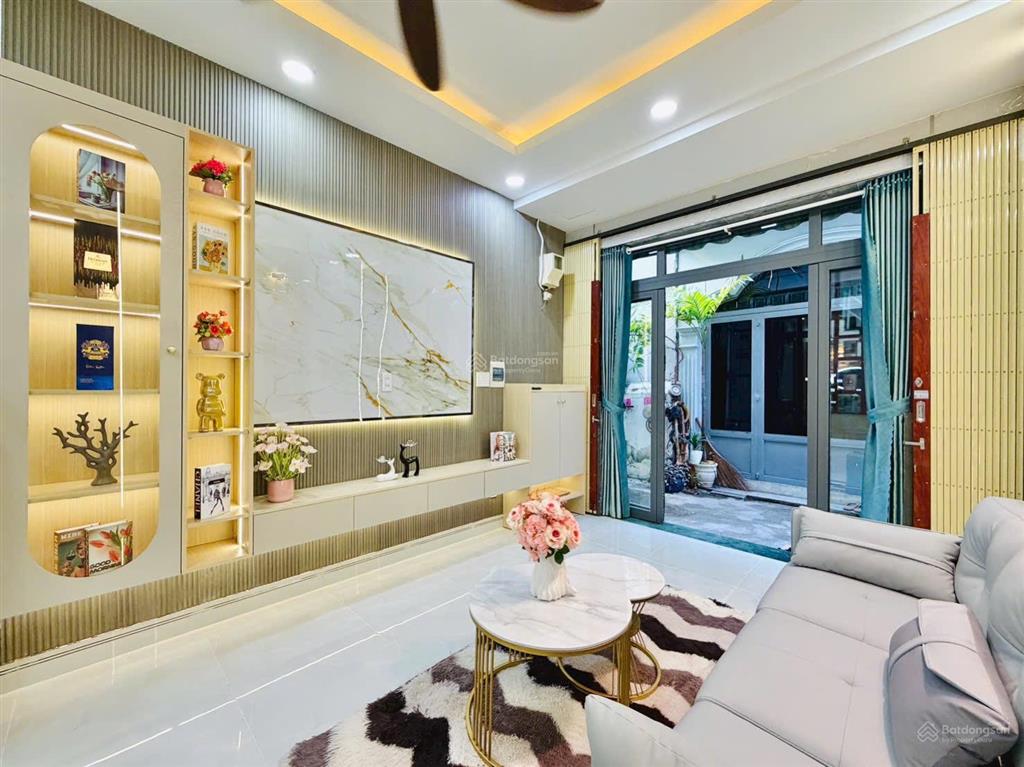 Nhà chủ mới đẹp 3,2x 8 đúc trệt lầu gồm 2 pn 2wc gần ngã 3 tân sơn quang trung p 8 giá 3 tỷ 880 tr