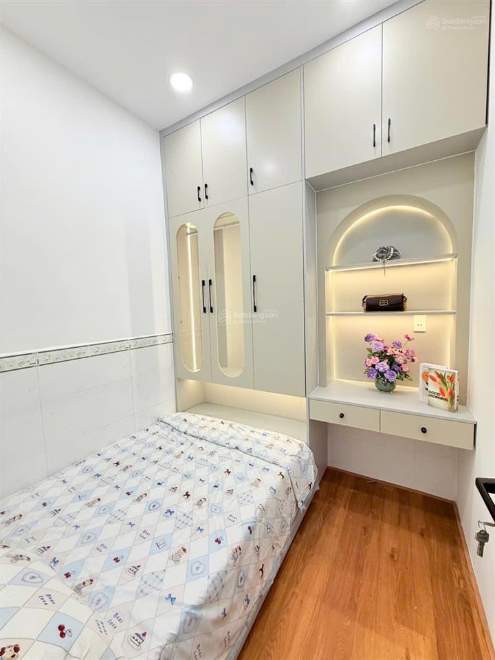 Nhà chủ mới đẹp 3,2x 8 đúc trệt lầu gồm 2 pn 2wc gần ngã 3 tân sơn quang trung p 8 giá 3 tỷ 880 tr