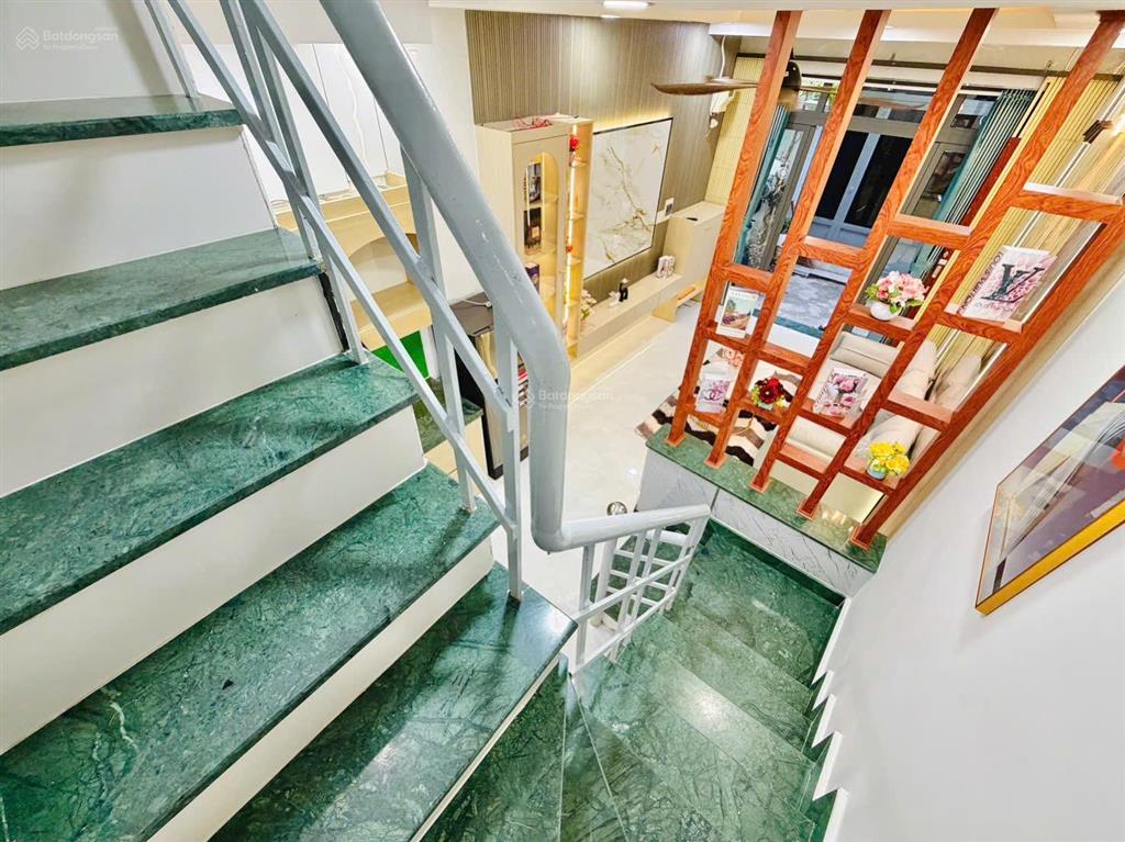 Nhà chủ mới đẹp 3,2x 8 đúc trệt lầu gồm 2 pn 2wc gần ngã 3 tân sơn quang trung p 8 giá 3 tỷ 880 tr