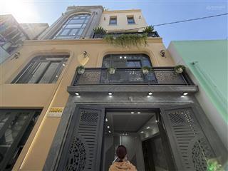 Nhà mới xây 100/% chính chủ nay kẹt tiền xả lỗ đường quang trung gần bờ kè dt 7x8m trệt lửng 3 lầu