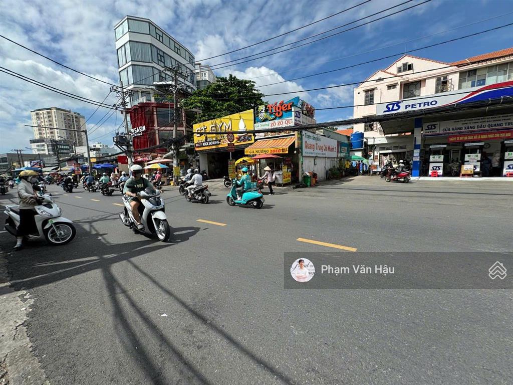 Bán nhà mặt tiền ung văn khiêm, vị trí siêu đẹp ngay góc với d2, dt 10x30m, ctxd 2 hầm 10 tầng
