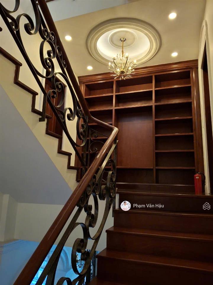 Biệt thự hầm + hồ bơi trung tâm thảo điền 68 tỷ cho 303.7m² đất, giá hiếm khó tìm, ngay quốc hương