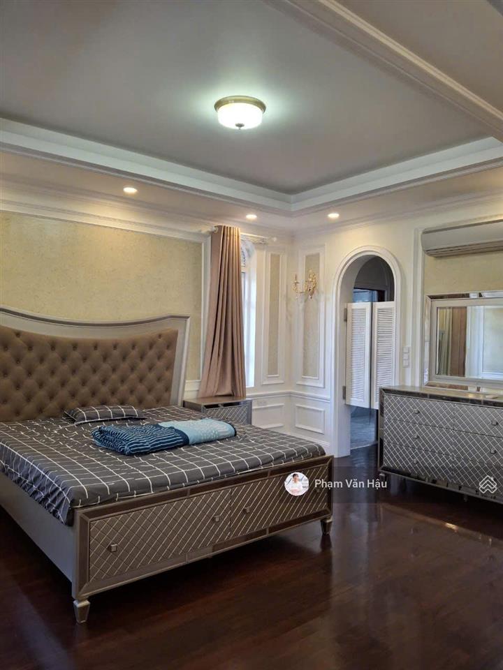 Biệt thự hầm + hồ bơi trung tâm thảo điền 68 tỷ cho 303.7m² đất, giá hiếm khó tìm, ngay quốc hương