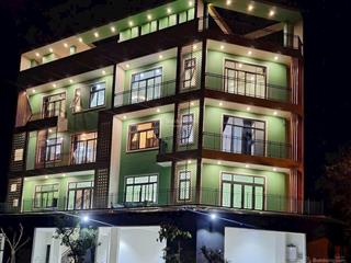 Bán gấp trong tháng 8 nhà góc 2 mặt tiền 168m2 ngang 8,83m  sổ riêng hoàn công