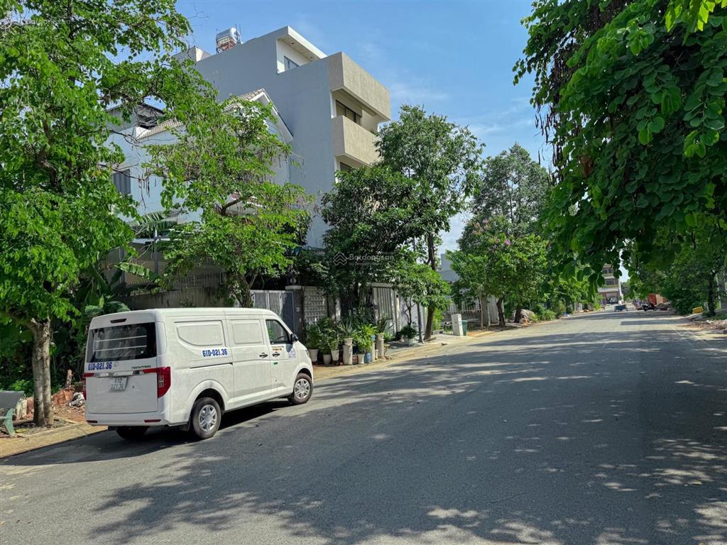 Đất thổ cư 204,1m2 (9,3x22)  sổ hồng riêng có thể tách thành 2 thửa  đối diện an lâm retreat