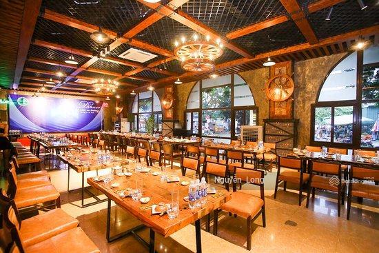 Giảm mạnh 12 tỷ về 68 tỷ, bán nhà hầm + 8 tầng 8 x20m mt phan xích long cho thuê 285tr/tháng