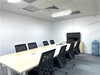 Khách cần chuyển nhượng văn phòng quận hà đông mới set up mới dt 83m2 giá chỉ 218k/m2/tháng