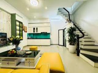 Bán gấp nhà riêng tại huỳnh thúc kháng, giá siêu hời 9,6 tỷ, 55 m2 ô tô đỗ cổng o981129o26