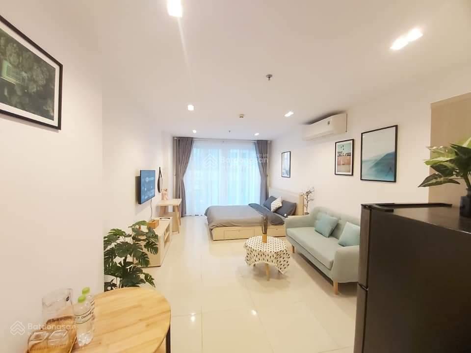 Bán căn hộ chung cư oficetel sky center, 2 tỷ 5, 36m2, 1pn, 1wc, nội thất đầy đủ, uy tín